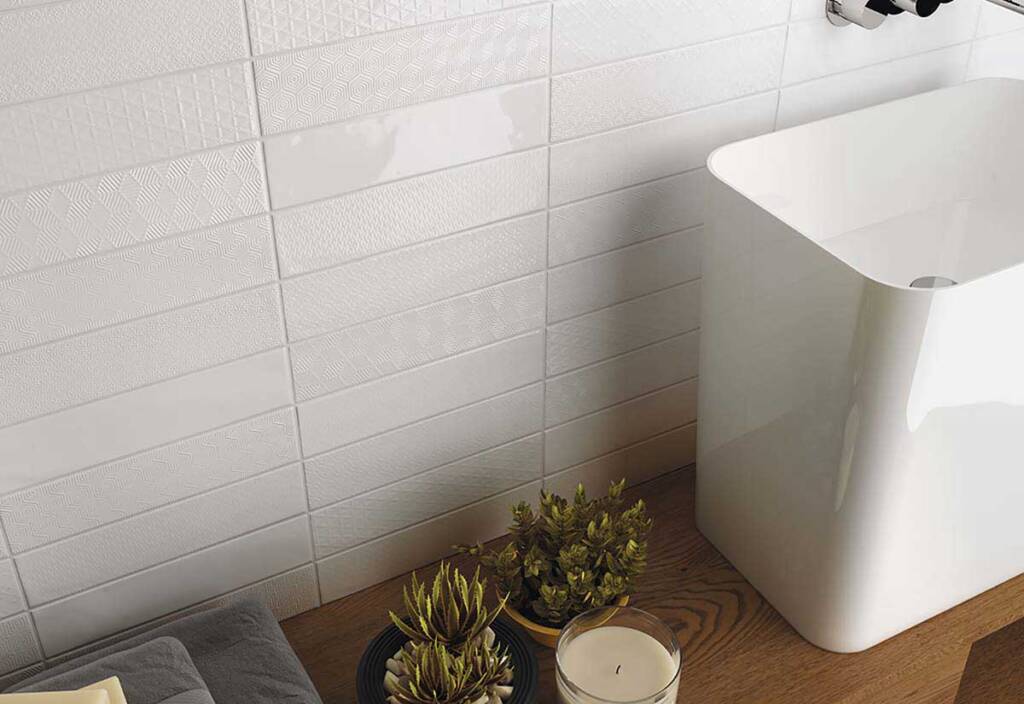 bele keramične ploščice 