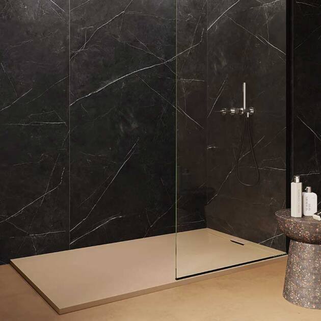 podstavek za tuš kabino iz ploščic